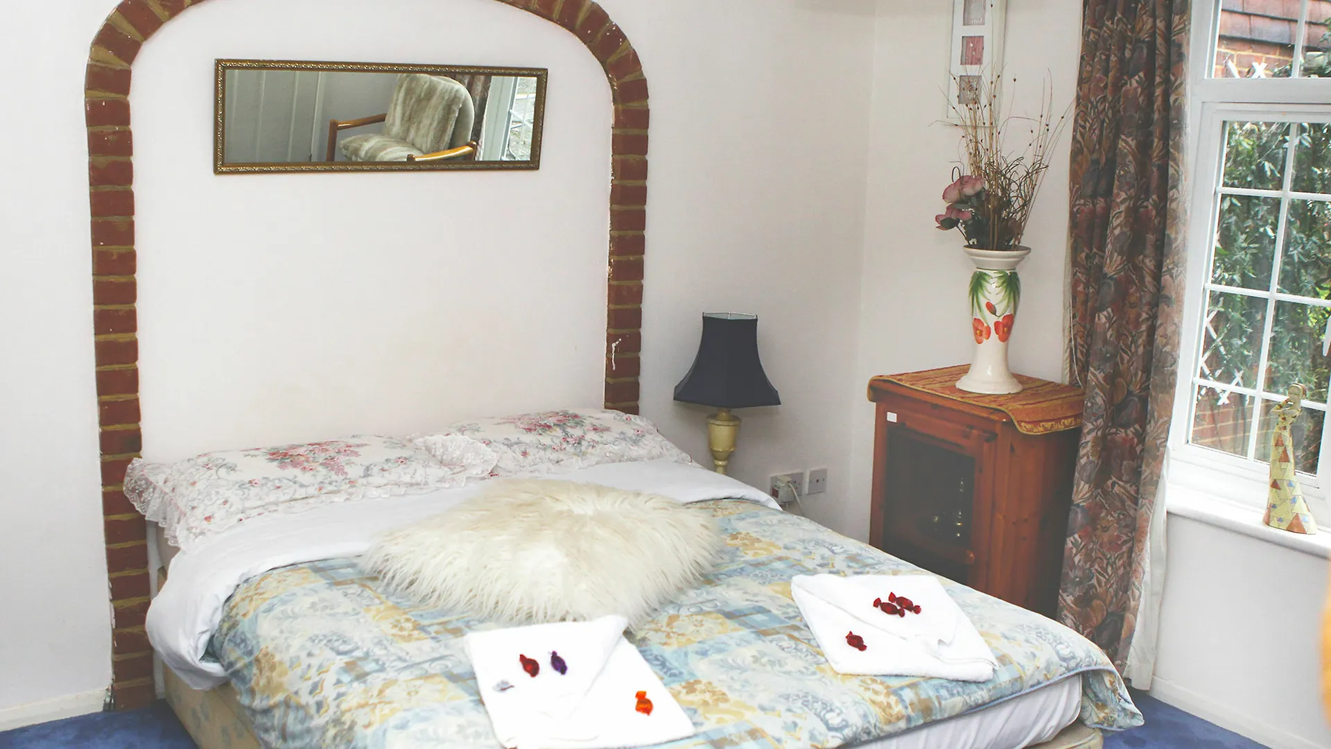 Da Vinci Guest House & Guest Parking, A Real Gem Crawley